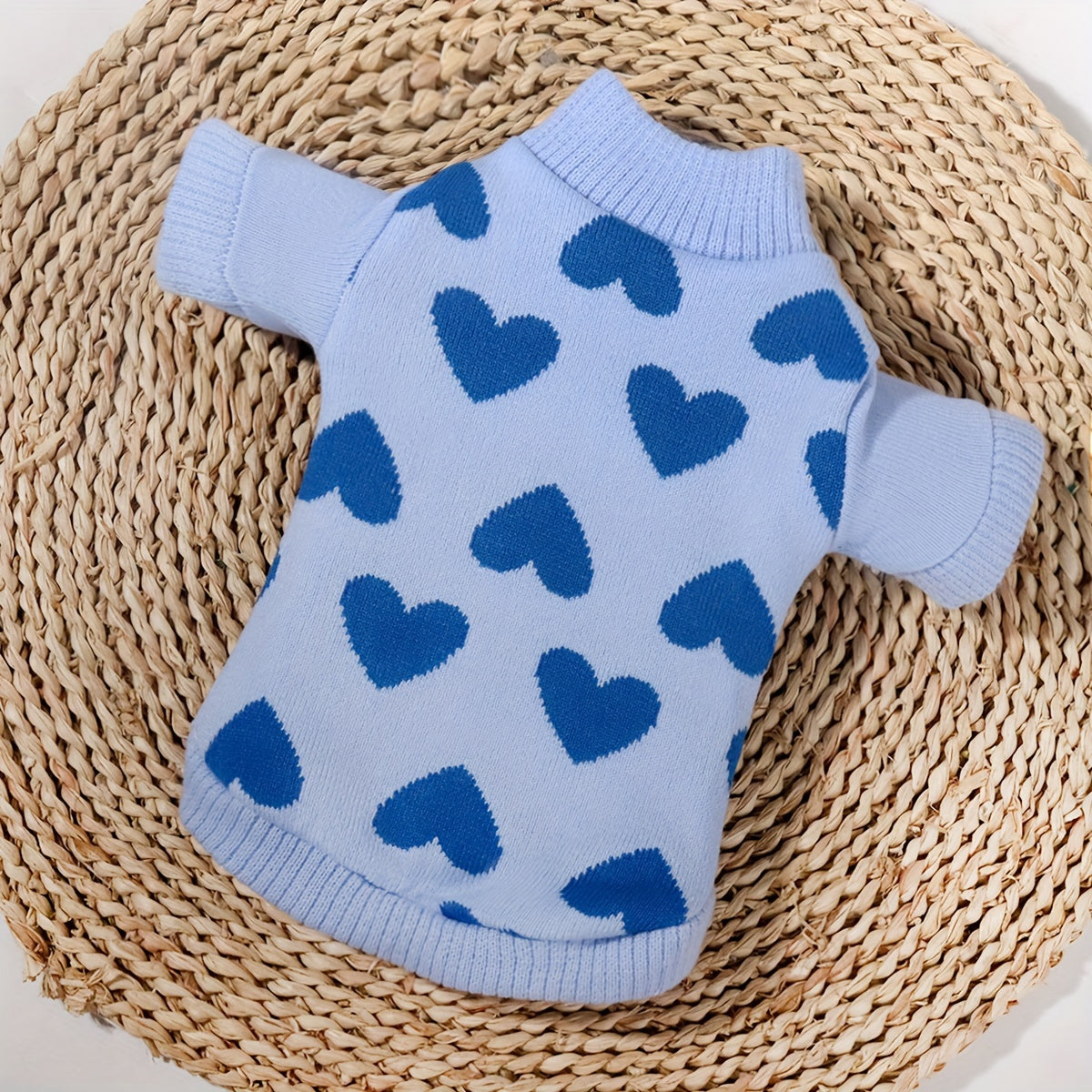 Adorable Festive Heart Sweater for Small to Medium Pets - Soft, Warm, and Cozy Winter Wear for Cats and Dogs - Perfect for Holiday Season and Everyday Snuggle