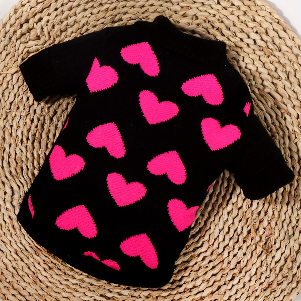 Adorable Festive Heart Sweater for Small to Medium Pets - Soft, Warm, and Cozy Winter Wear for Cats and Dogs - Perfect for Holiday Season and Everyday Snuggle